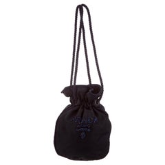 Petit sac Prada en nylon noir avec perles