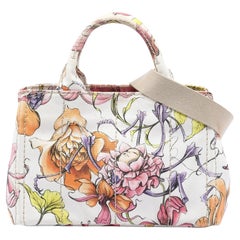 Prada Kleine Canapa Schultertasche mit Blumendruck