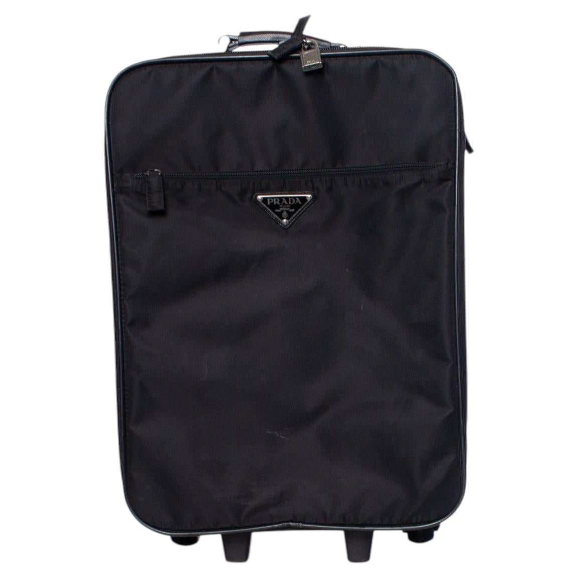 Prada, borsa da cabina piccola in nylon in vendita