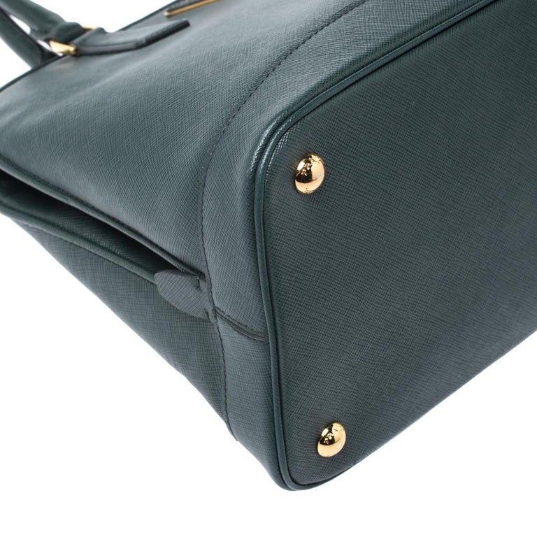 Prada Smeraldo Saffiano Lux Leather Medium Promenade Bag For Sale at ...