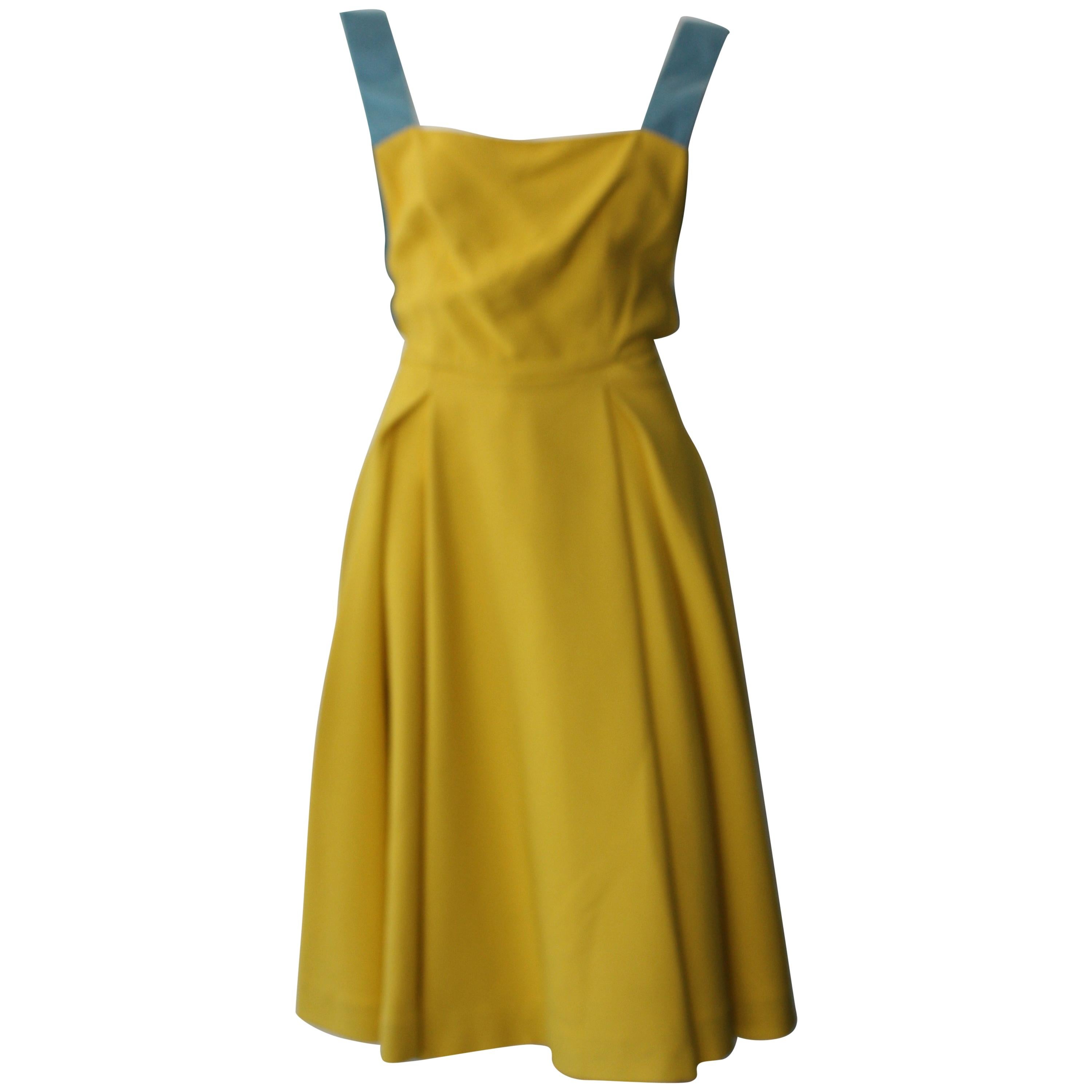Prada Special Gelbes und blaues Kleid in Sonderausgabe  im Angebot