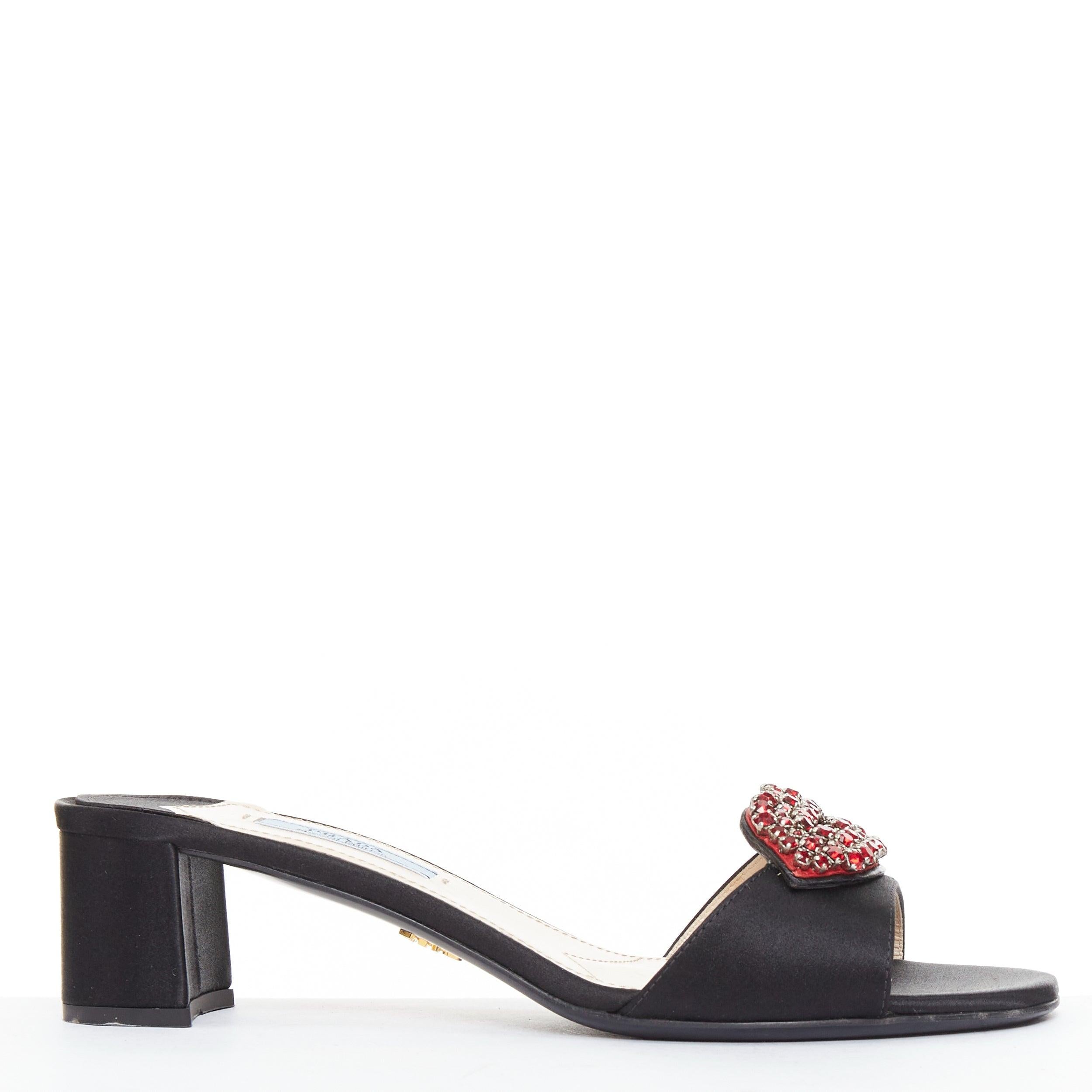 Noir PRADA Special Edition rouge cristal lèvre noir satin bloc talons mules EU37.5 en vente
