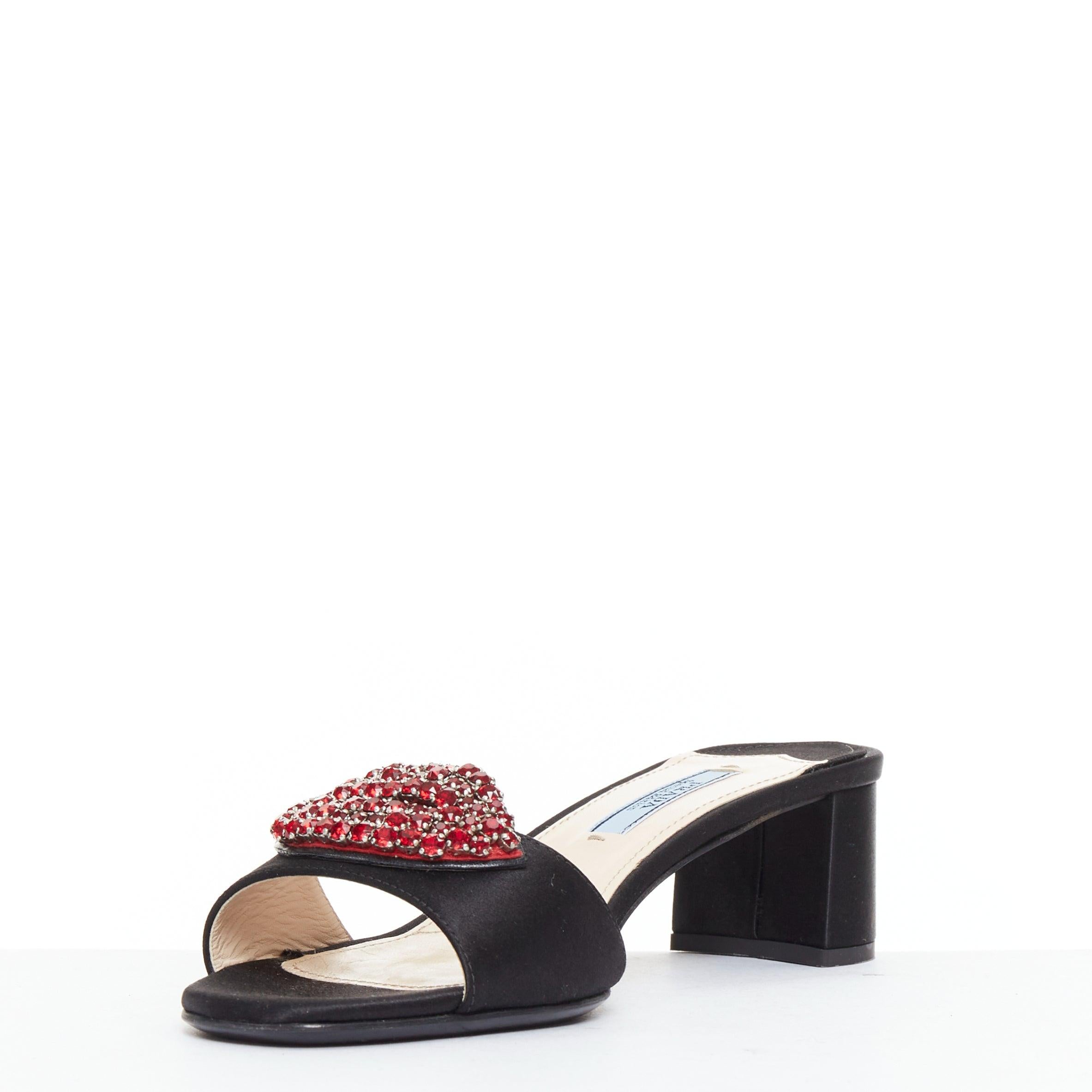 PRADA Special Edition rouge cristal lèvre noir satin bloc talons mules EU37.5 Pour femmes en vente