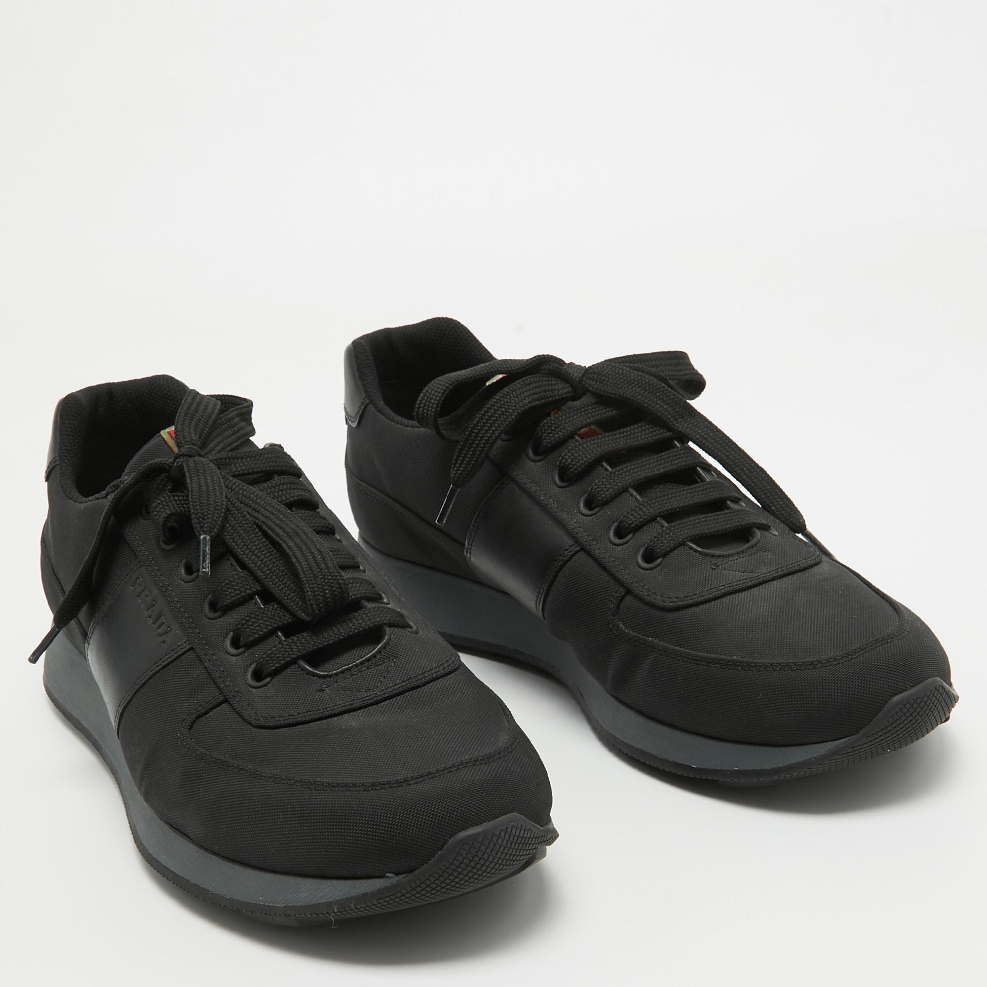 Prada Sport Black Canvas and Leather Low Top Sneakers Size 44 In Excellent Condition In Dubai, Al Qouz 2