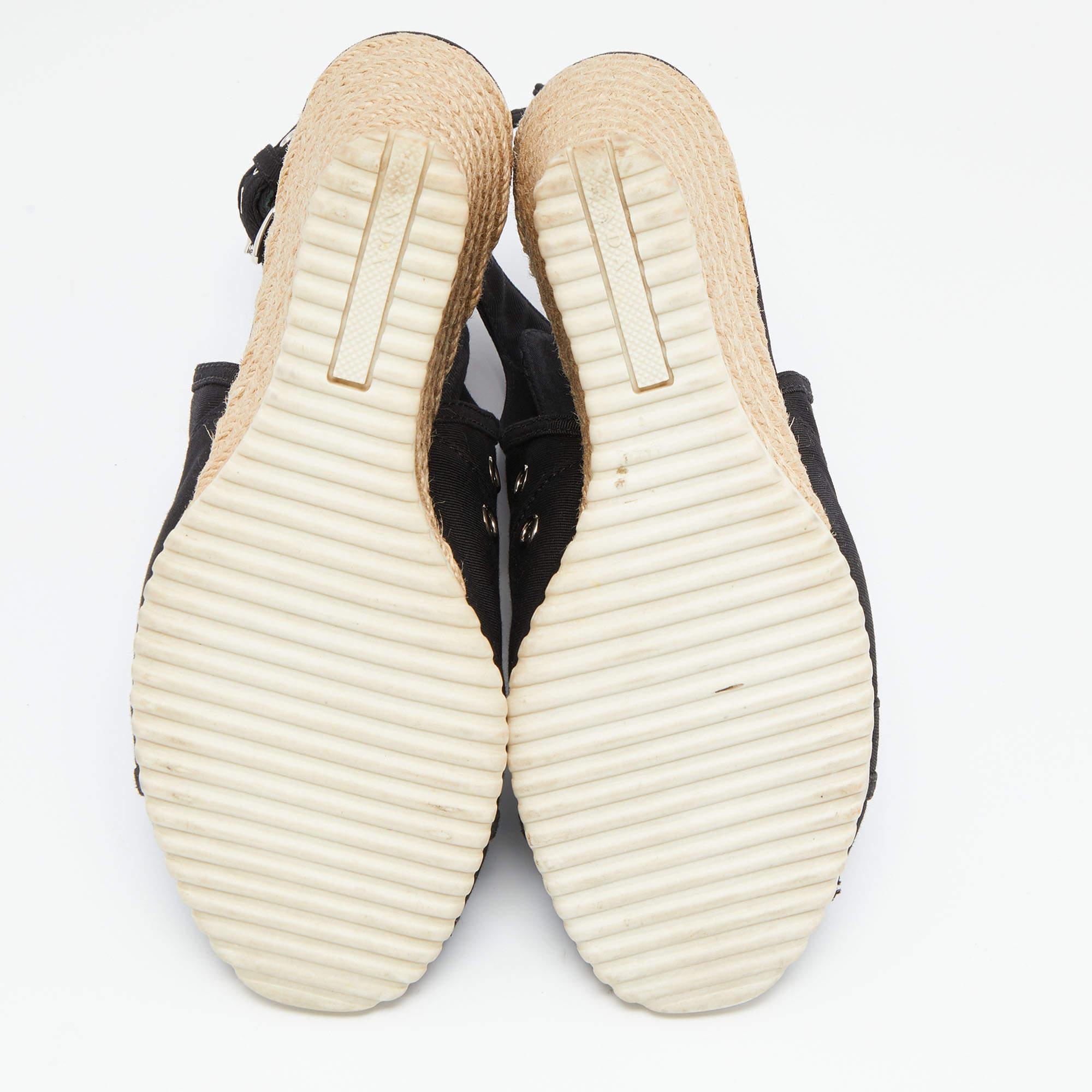 Prada Sport Sandalias de lona negra con alpargata y cuña tamaño 38.5 en venta 1
