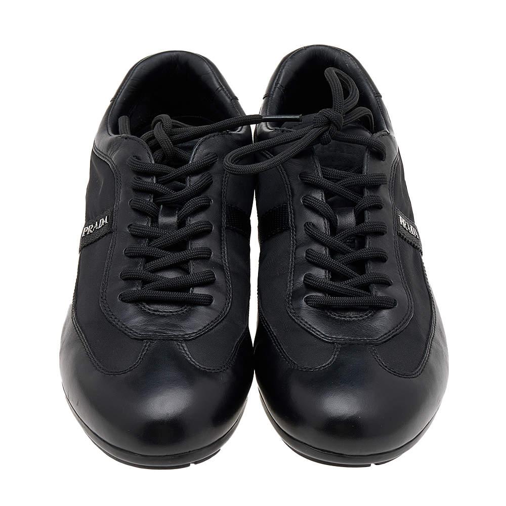 Prada Sport Black Leather And Nylon Low Top Sneakers Size 41.5 In Good Condition For Sale In Dubai, Al Qouz 2