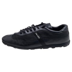 Prada Sport Schwarze Low Top-Turnschuhe aus Leder und Nylon Größe 44