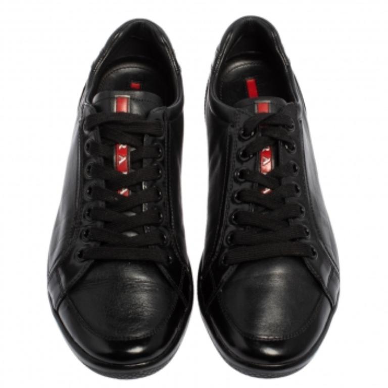 Men's Prada Sport Black Leather And Patent Lace Up Sneakers Size 41 For Sale