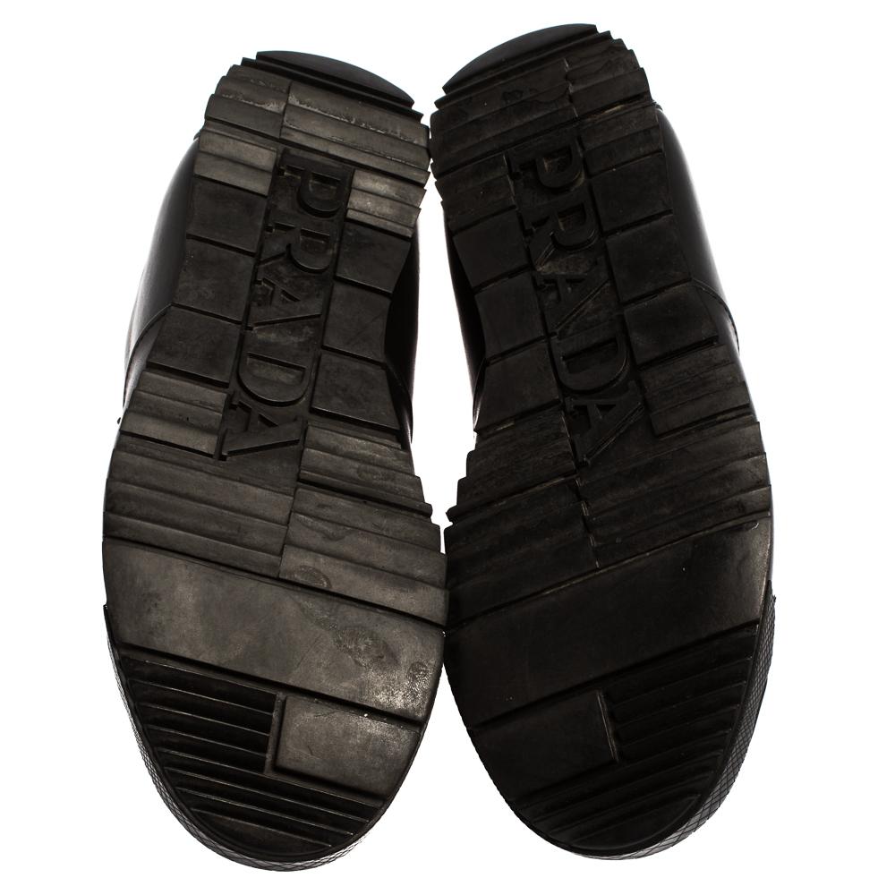 Prada Sport Black Leather And Suede Low Top Sneakers Size 40.5 In Good Condition In Dubai, Al Qouz 2