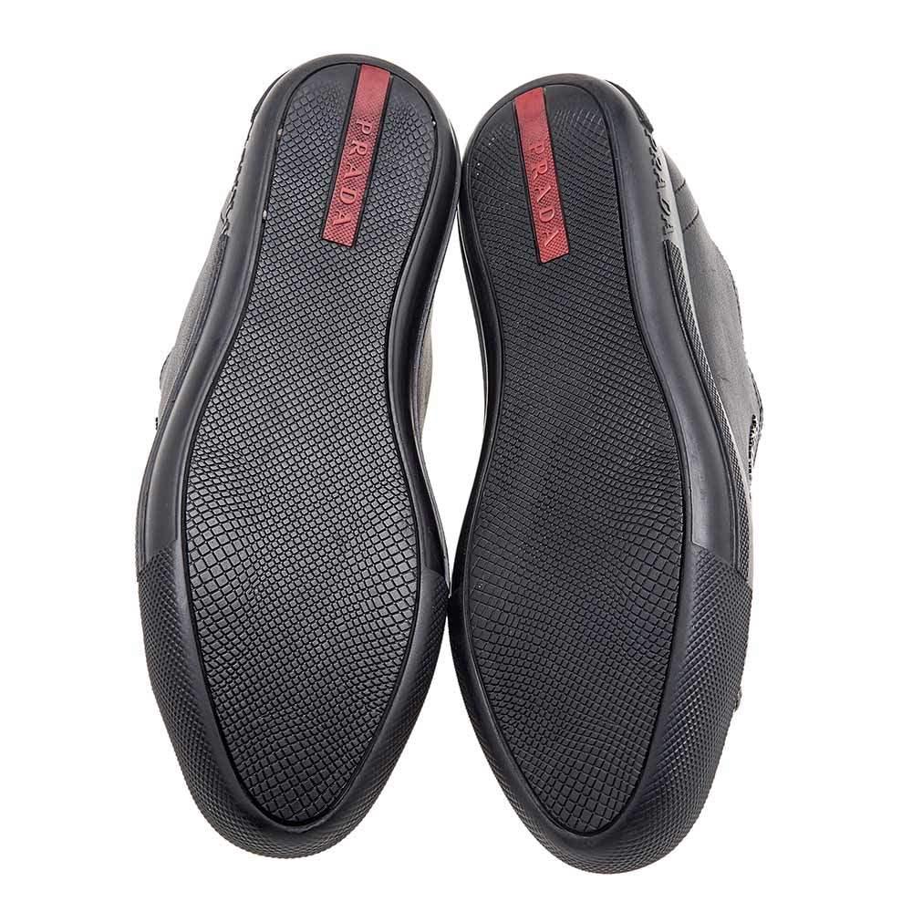 Prada Sport Black Leather Low Top Sneakers Size 35 In Good Condition For Sale In Dubai, Al Qouz 2