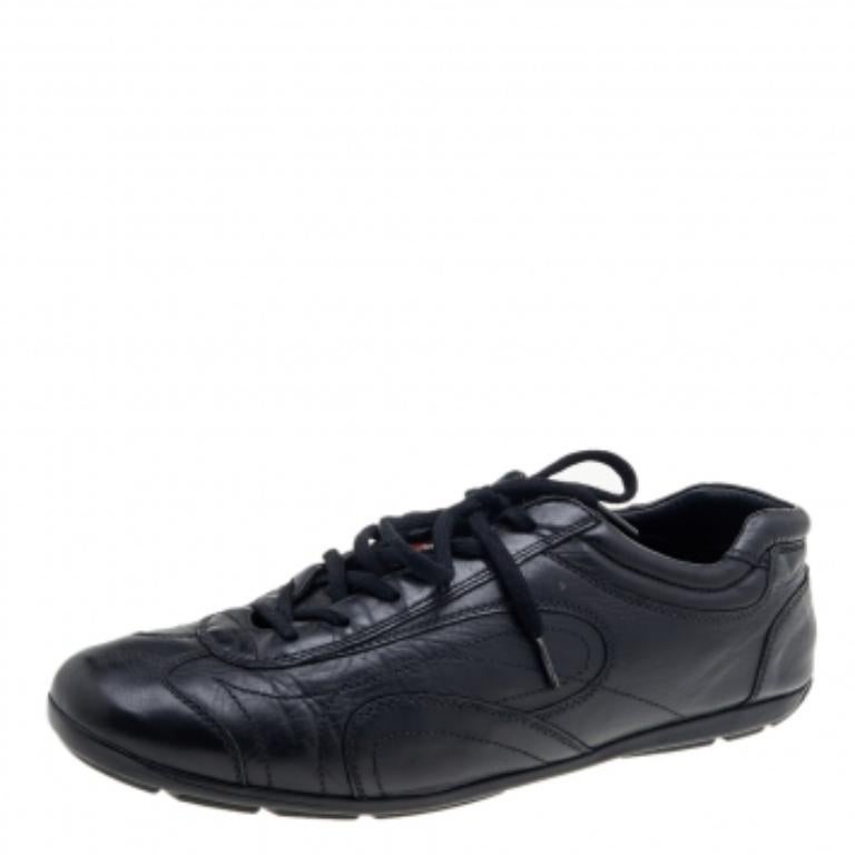 Prada Sport Black Leather Low Top Sneakers Size 43.5 In Fair Condition For Sale In Dubai, Al Qouz 2