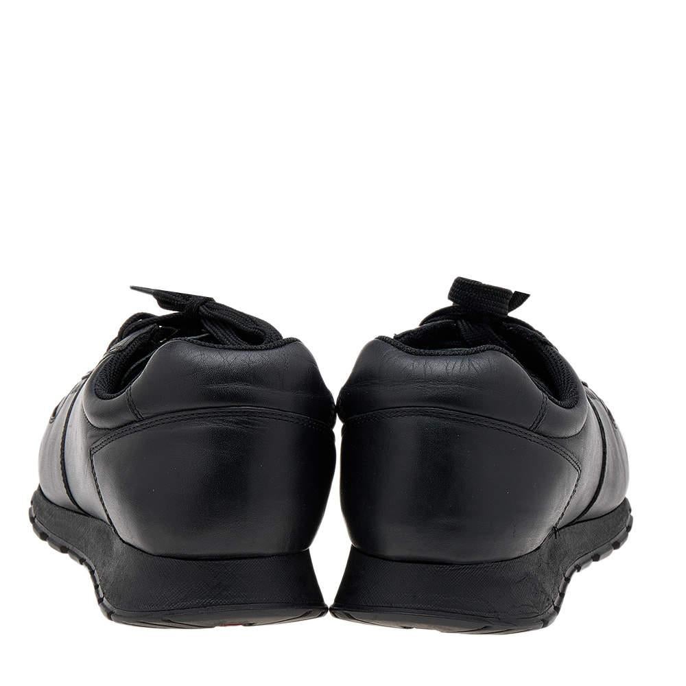 Prada Sport Black Leather Low Top Sneakers Size 43.5 In Good Condition For Sale In Dubai, Al Qouz 2