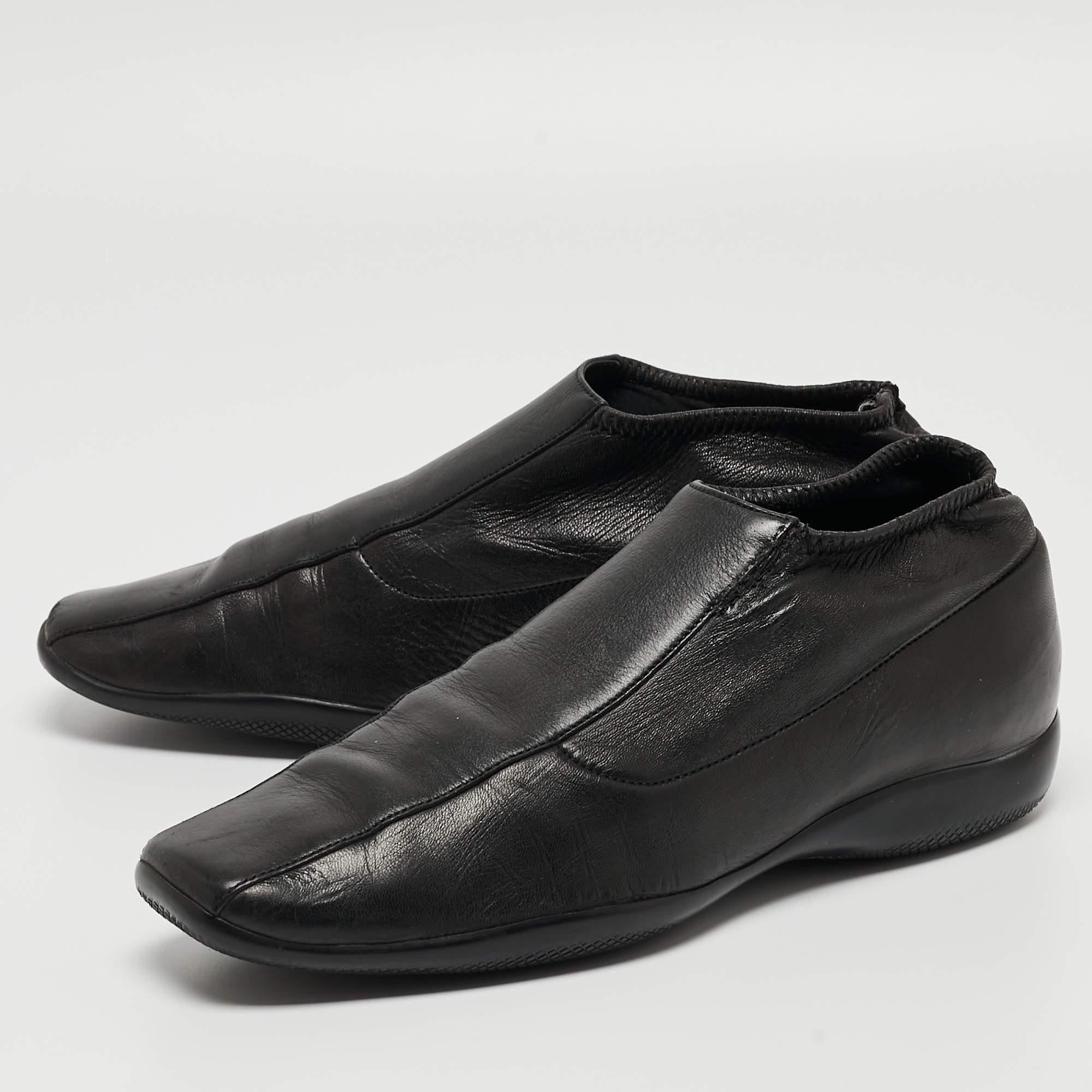 Practical fashionable and durable—these designer loafers are carefully built to be fine companions to your everyday style. They come made using the best materials to be a prized buy.