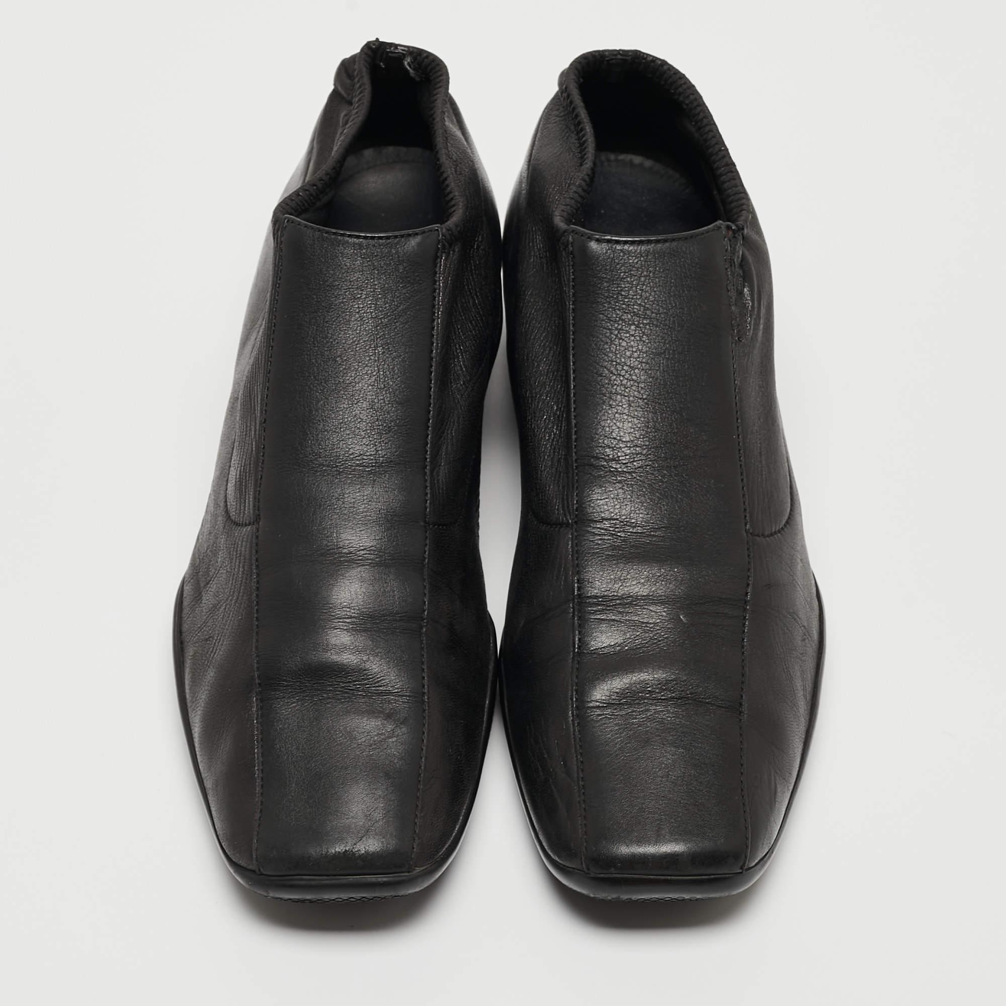 Prada Sport Black Leather Slip On Loafers Size 38 In Fair Condition In Dubai, Al Qouz 2