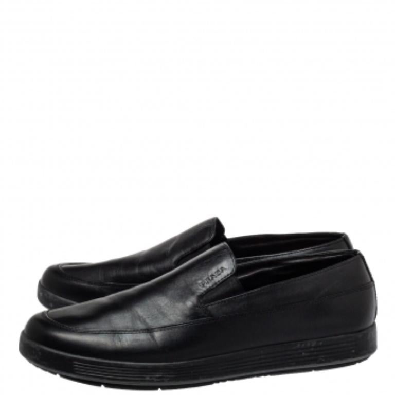 Stylish and super comfortable, this pair of loafers by Prada Sport will make a great addition to your shoe collection. They have been crafted from leather and styled with round toes and embossed logo details on the vamps. Leather insoles and rubber