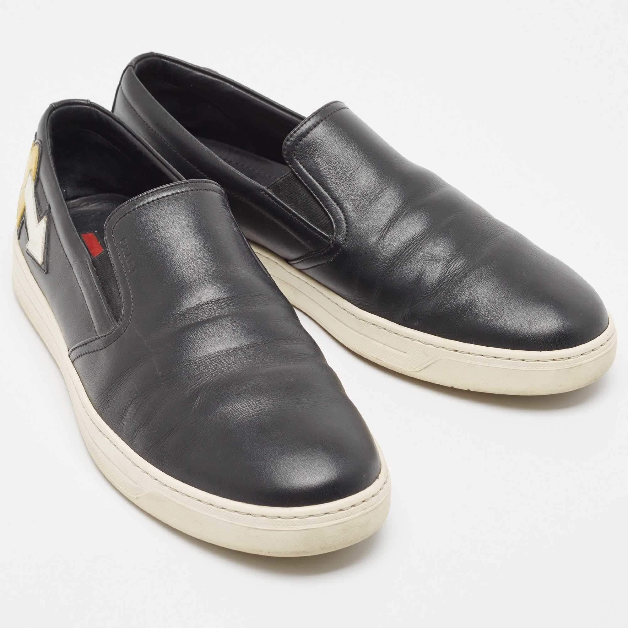 Prada Sport Black Leather Slip On Sneakers Size 42.5 In Good Condition In Dubai, Al Qouz 2