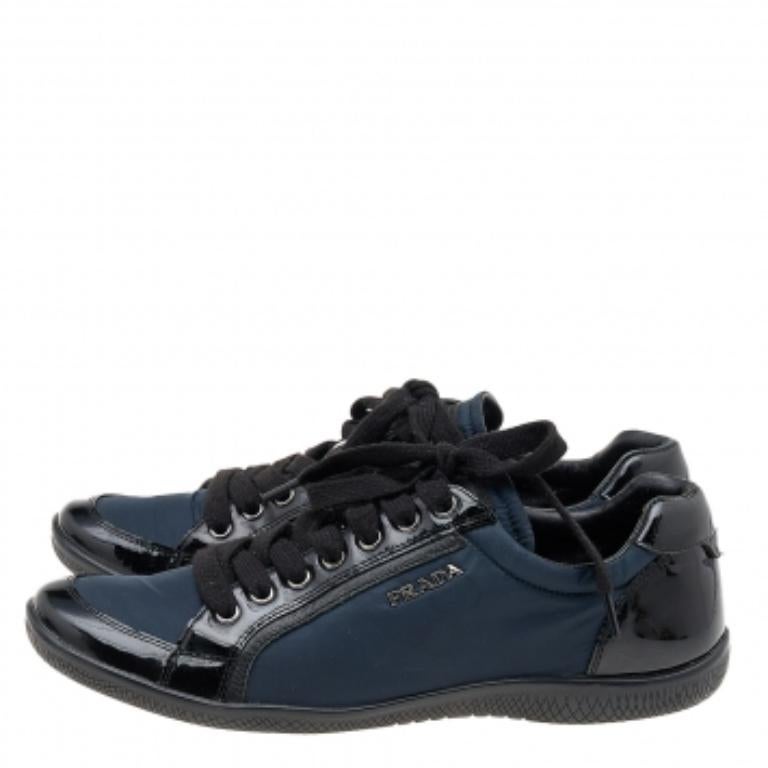 Prada Sport Black/Navy Blue Patent Leather And Nylon Low Top Sneakers Size 38 In Good Condition For Sale In Dubai, Al Qouz 2