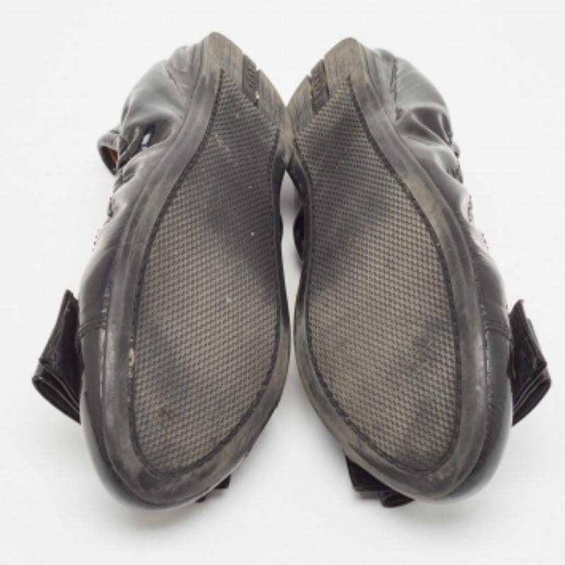 Prada Sport Bailarinas de charol negro con lazo talla 36.5 en venta 3