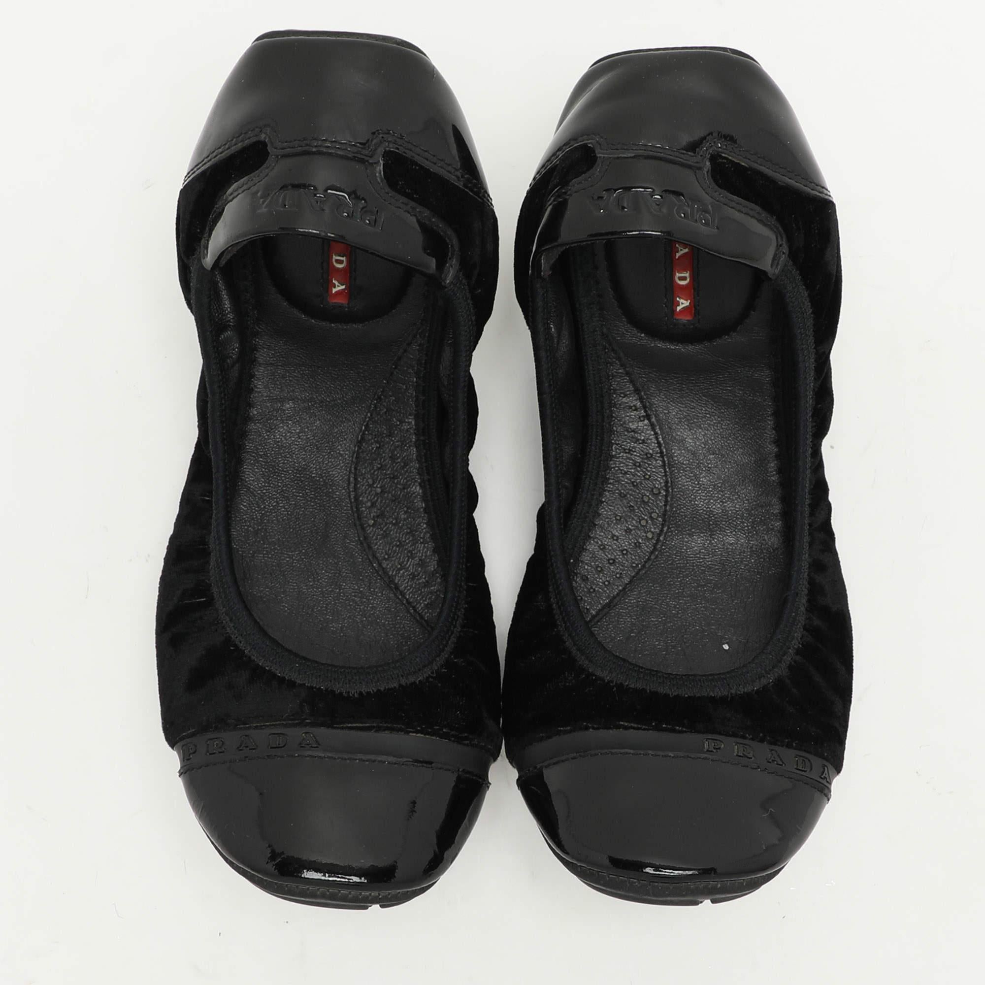 Prada Sport Black Velvet and Patent Leather Cap Toe Ballet Flats Size 36 In Good Condition In Dubai, Al Qouz 2