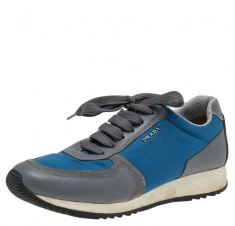 Baskets basses Prada Sport bleu/gris en nylon et cuir, taille 37 en vente 1