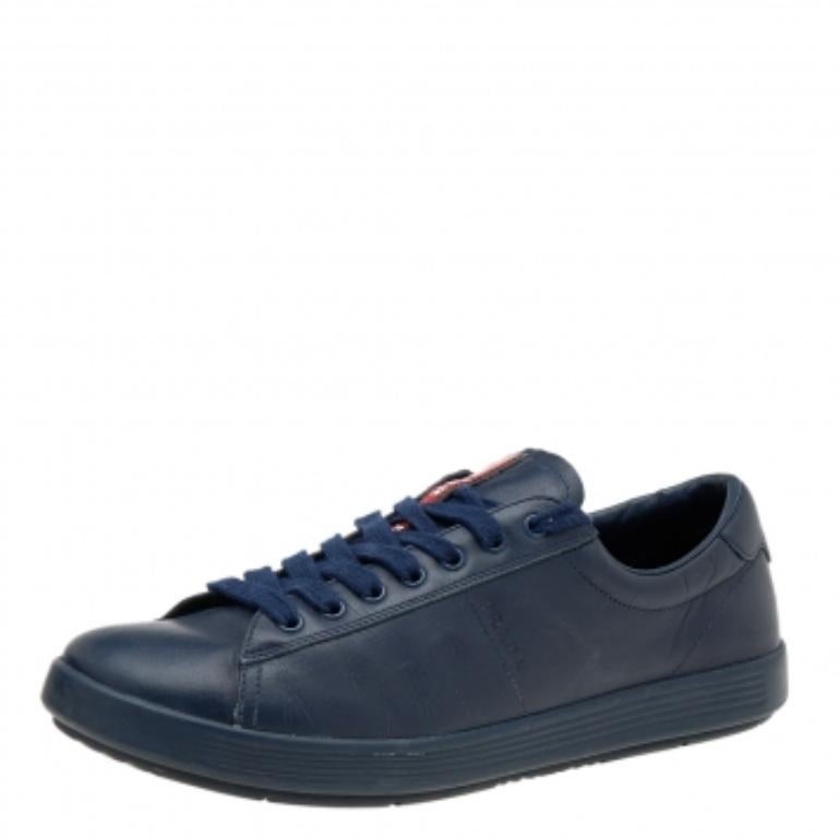 Prada Sport Blue Leather Low Top Sneakers Size 41.5 In Good Condition For Sale In Dubai, Al Qouz 2