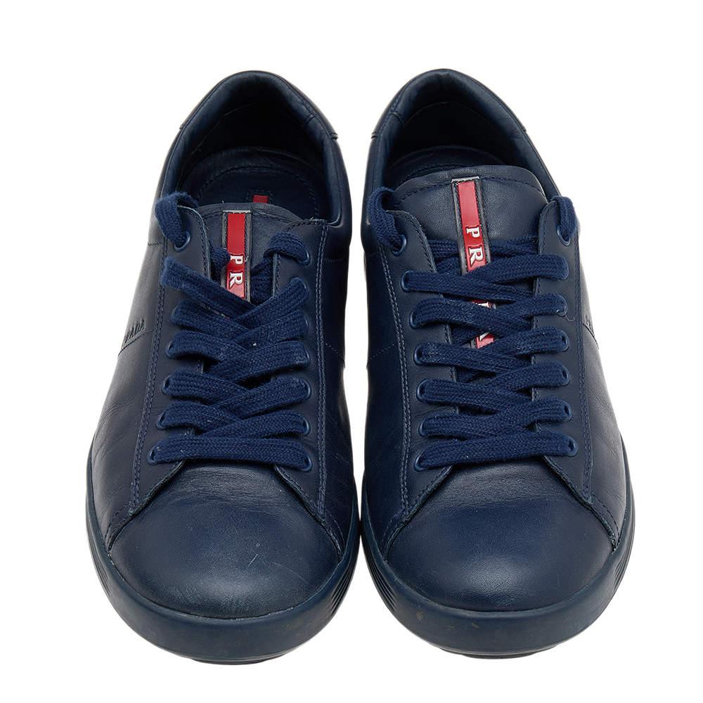 Prada Sport Blue Leather Low Top Sneakers Size 41.5 In Good Condition For Sale In Dubai, Al Qouz 2
