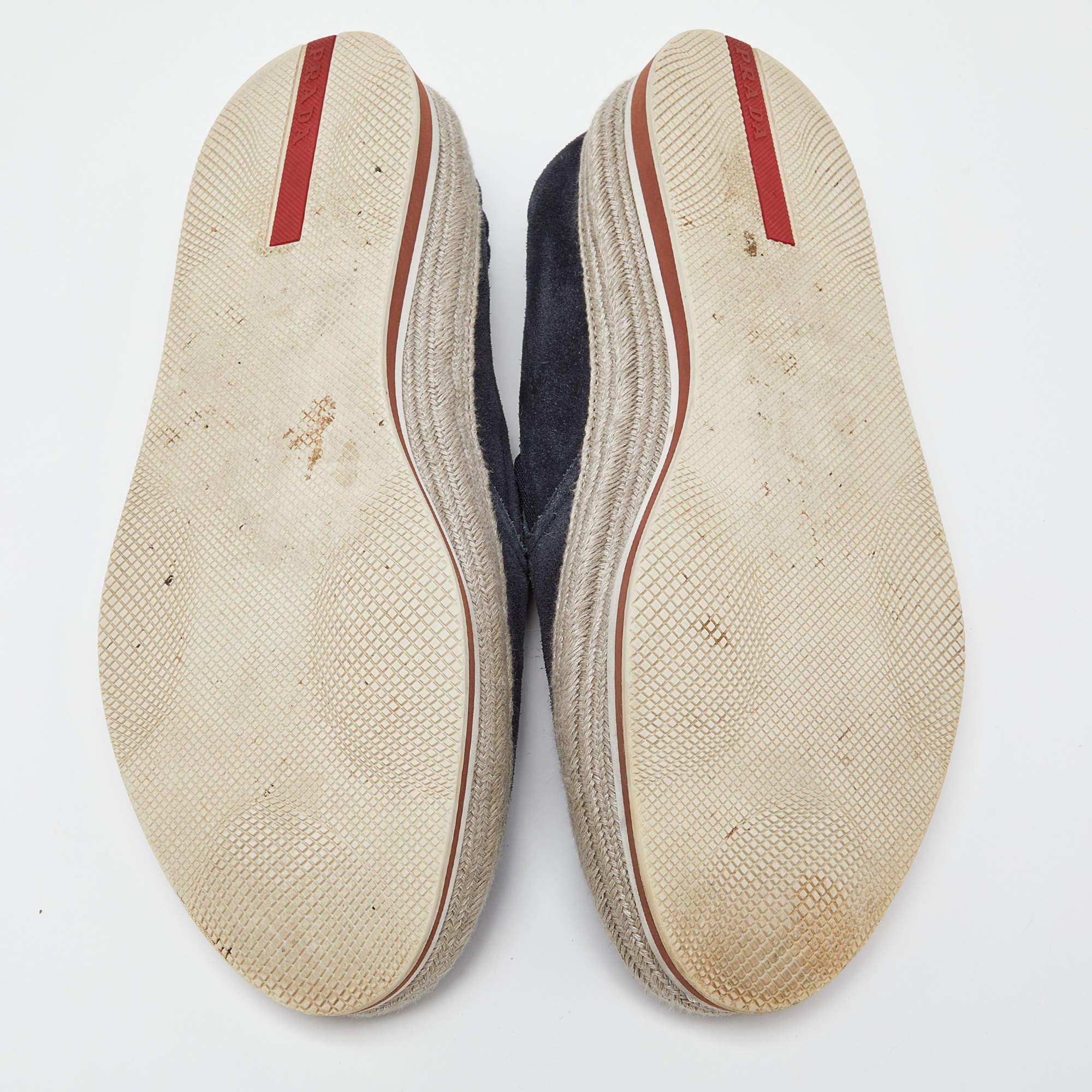 Prada Sport Blaue Espadrille Slip On Turnschuhe aus Wildleder Größe 40 im Angebot 1