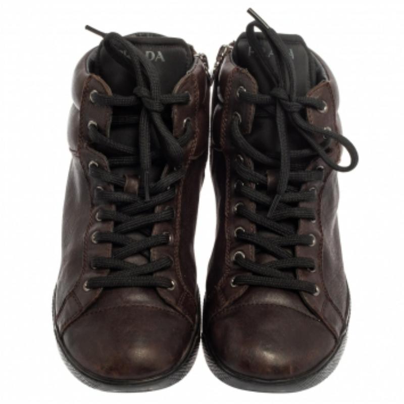 Donna Prada Sport - Scarpe da ginnastica alte in pelle marrone misura 35 in vendita