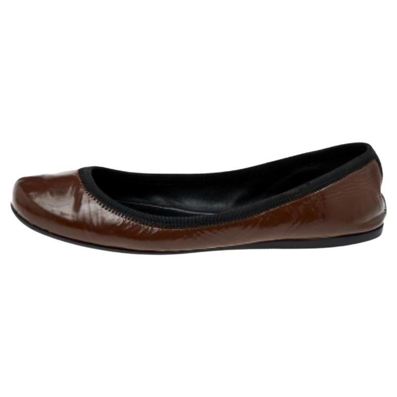 Prada Sport Ballerine in pelle verniciata marrone misura 38 in vendita