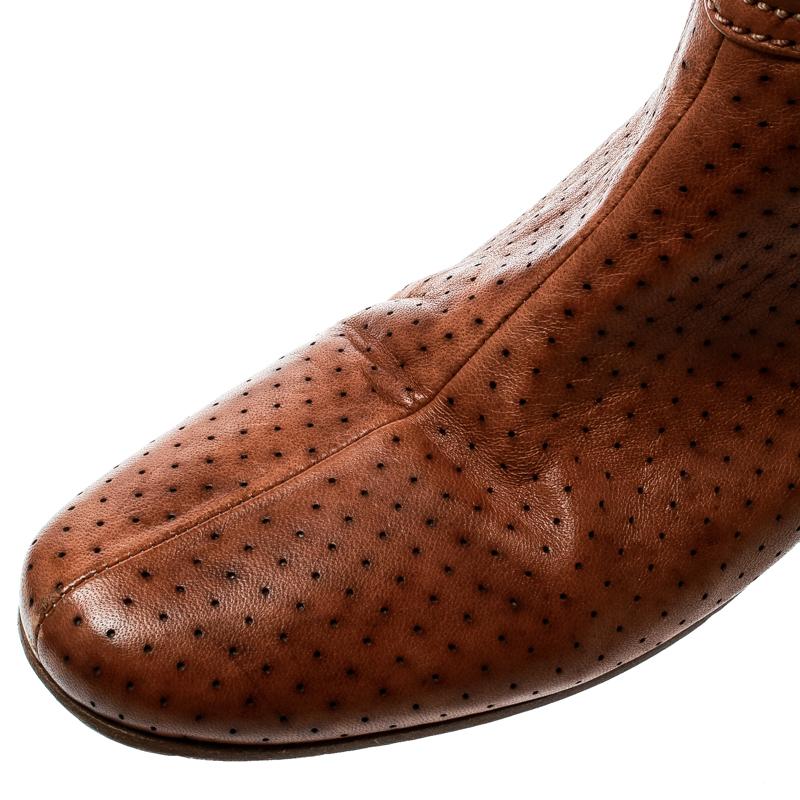 Prada Sport Brown Perforated Leder Mid Calf Flat Stiefel Größe 39 im Angebot 2