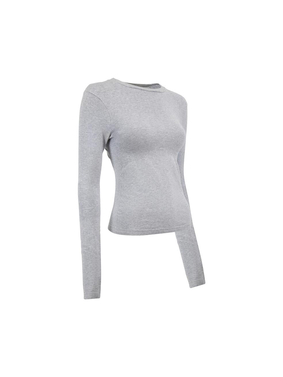 CONDITION is Good. Minimal wear to top is evident. Minimal wear to the left underarm where the seam has been repaired on this used Prada Sport designer resale item. 



Details


Grey

Cotton

Long sleeves top

Figure hugging fit

Ribbed knit accent