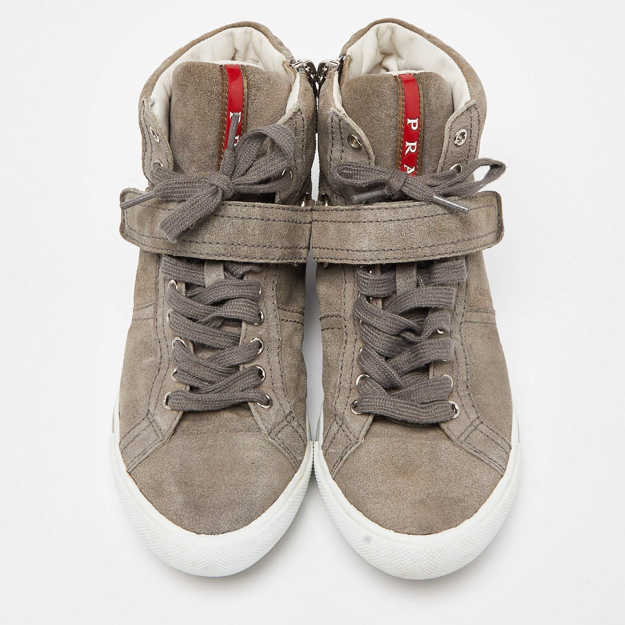Grigio Prada Sport - Scarpe da ginnastica alte in pelle scamosciata grigia Taglia 36 in vendita