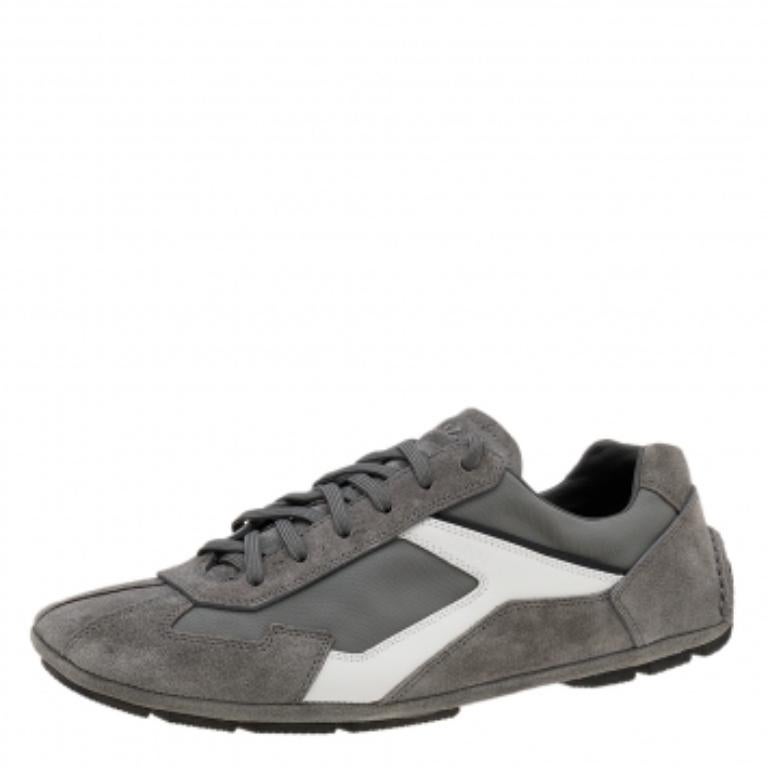 Prada Sport Grey/White Suede And Nylon Low Top Sneakers Size 41.5 In Good Condition For Sale In Dubai, Al Qouz 2
