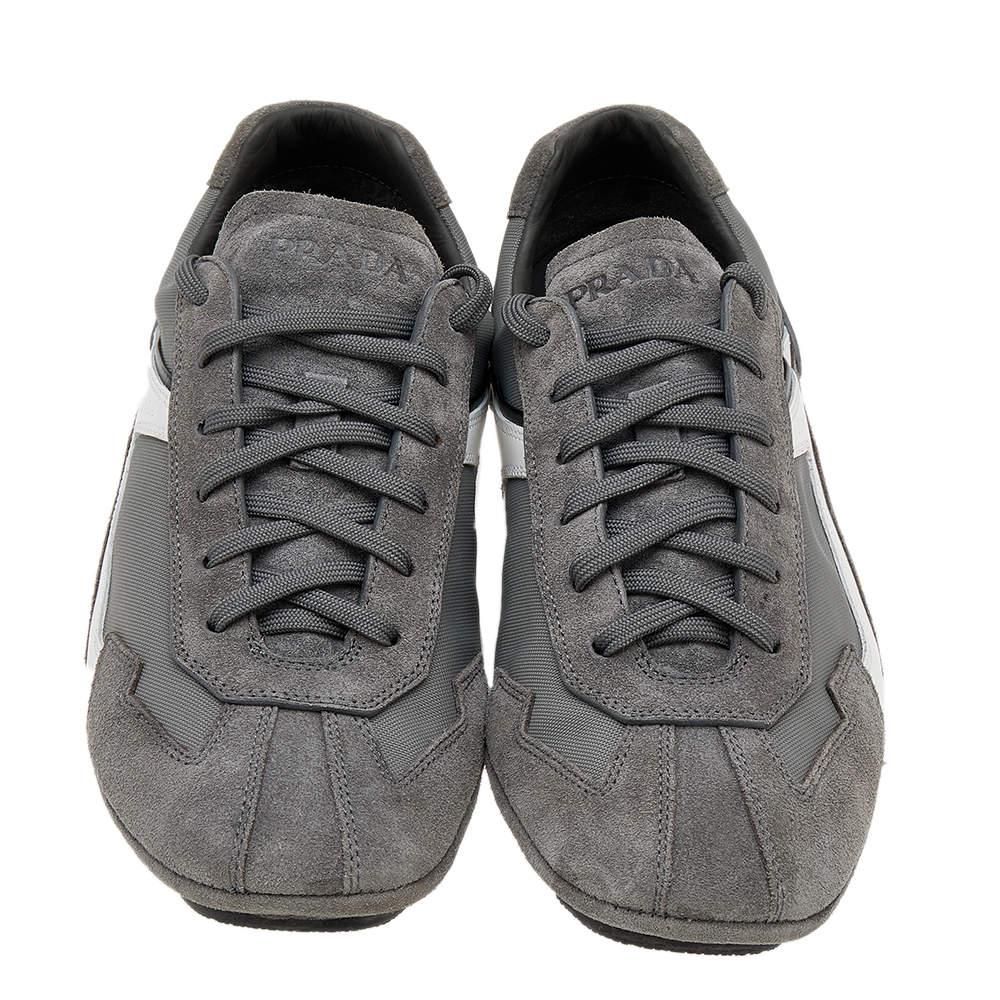 Prada Sport Grey/White Suede And Nylon Low Top Sneakers Size 41.5 In Good Condition For Sale In Dubai, Al Qouz 2