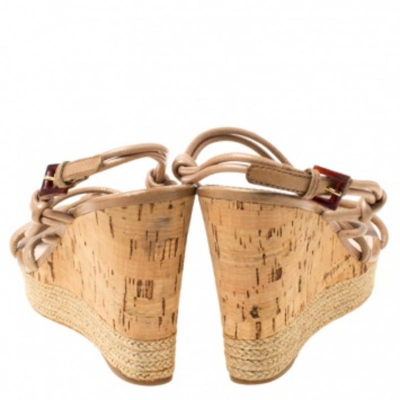 Prada Sport Cuir Strappy Cork Wedge Espadrille Platform Sandals Size 37.5 Bon état - En vente à Dubai, Al Qouz 2