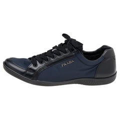 Prada Sport Marineblaue/Schwarze Low Top-Turnschuhe aus Nylon und Leder aus Leder Größe 37