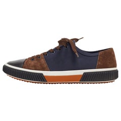 Baskets basses en toile et daim Prada Sport bleu marine/brun Taille 43