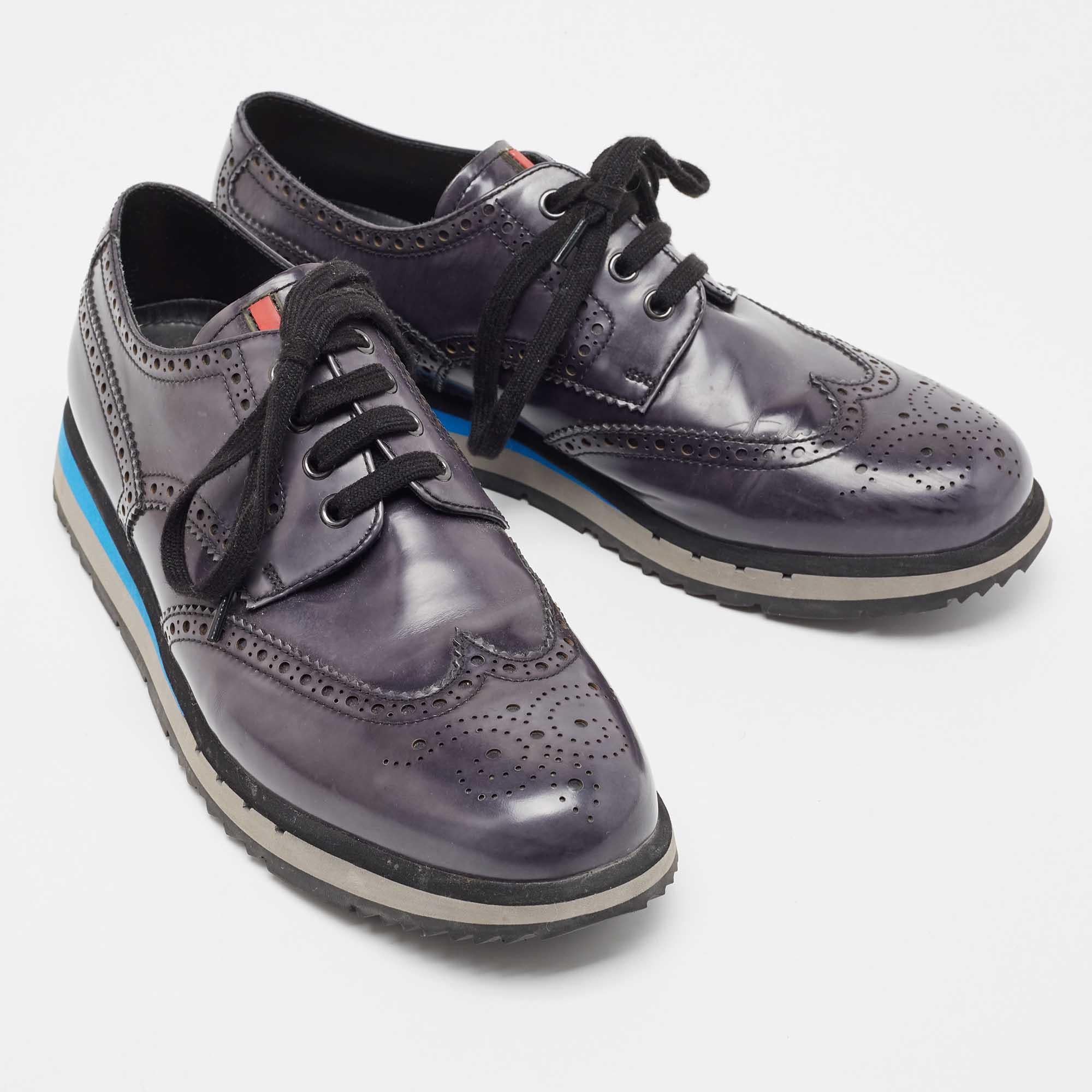 Prada Sport Navy Blue Leather Brogue-Oxford Sneakers Size 43.5 In Good Condition In Dubai, Al Qouz 2