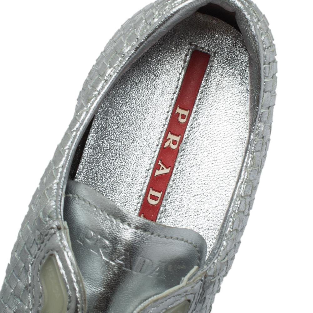 Prada Sport Silver Woven Leather Low Top Sneakers Size 37.5 In Good Condition In Dubai, Al Qouz 2
