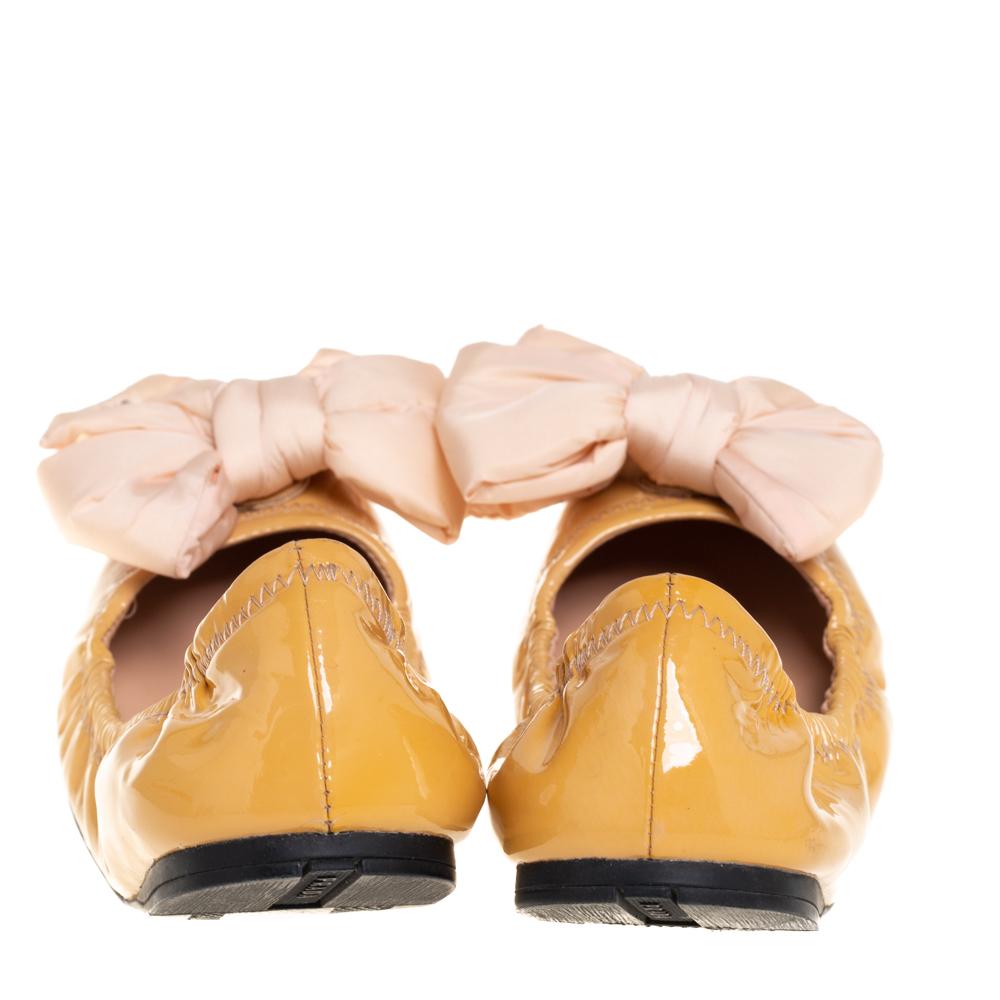 Orange Prada Sports Beige Leather Bow Scrunch Ballet Flats Size 38.5 For Sale