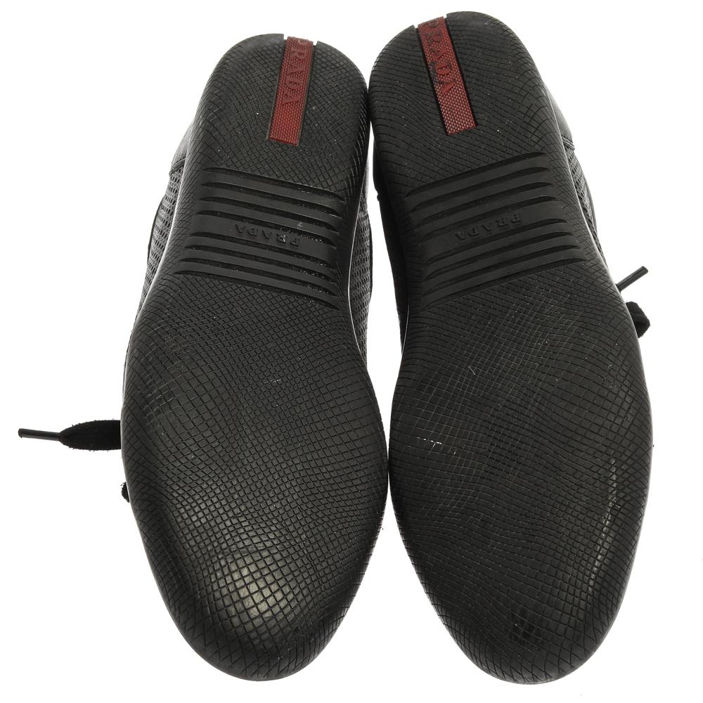 Baskets basses Prada Sports noires en cuir perforé avec lacets, taille 38 Bon état - En vente à Dubai, Al Qouz 2
