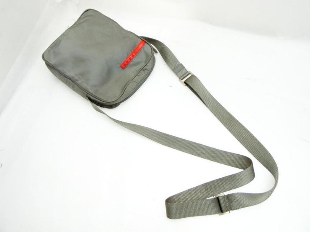 Prada Sports Tessuto Vela Mini Messenger 232179 Grey Nylon Cross Body Bag In Good Condition For Sale In Forest Hills, NY