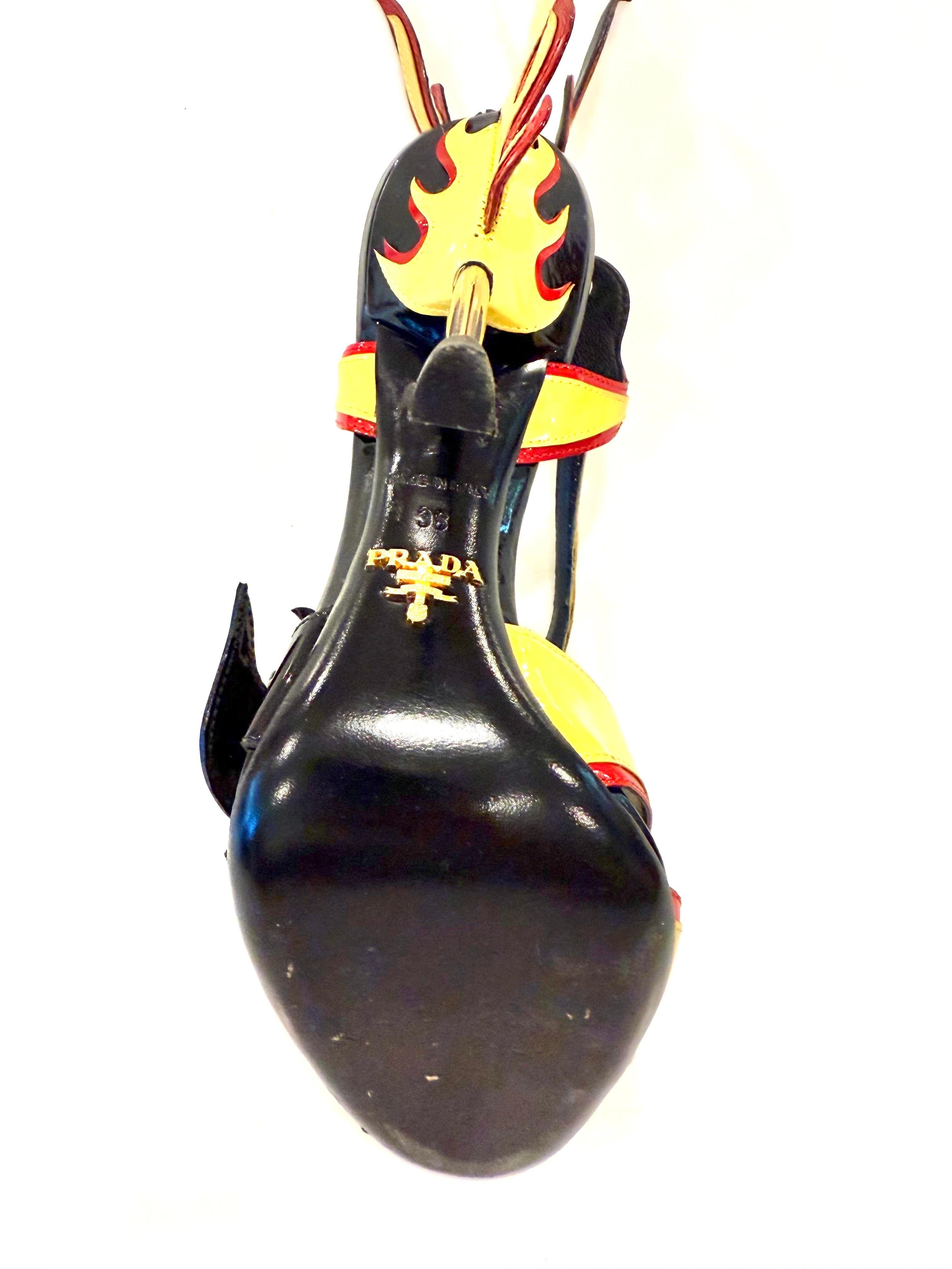 Prada Frühjahr 2012 Laufsteg Flamme Lackleder Slingback Heels  Größe 38 10