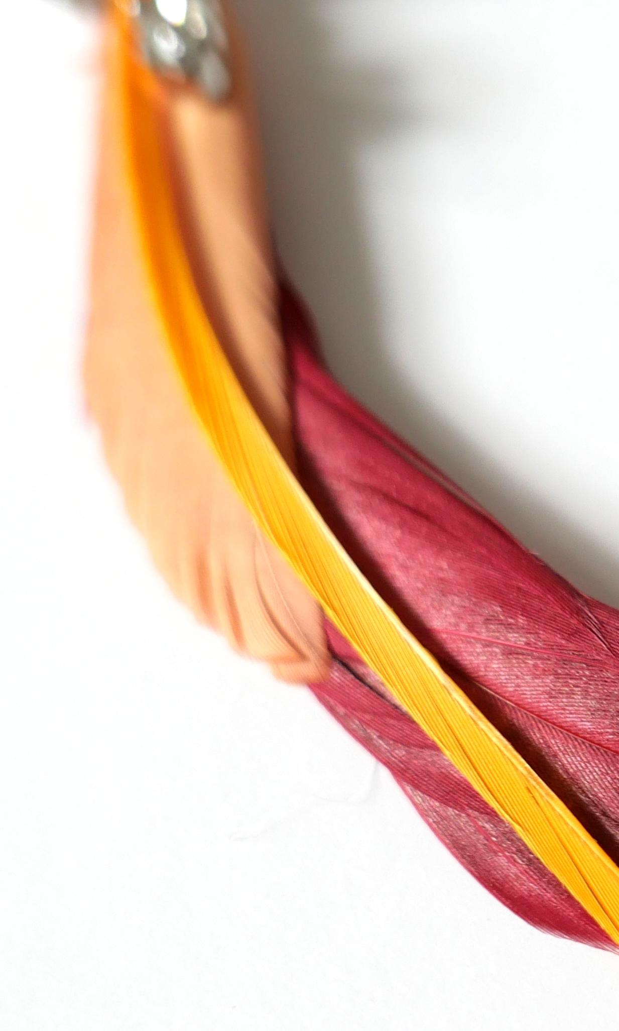 Orecchino singolo di Prada primavera 2014 con piume e cristalli In condizioni ottime in vendita a London, GB