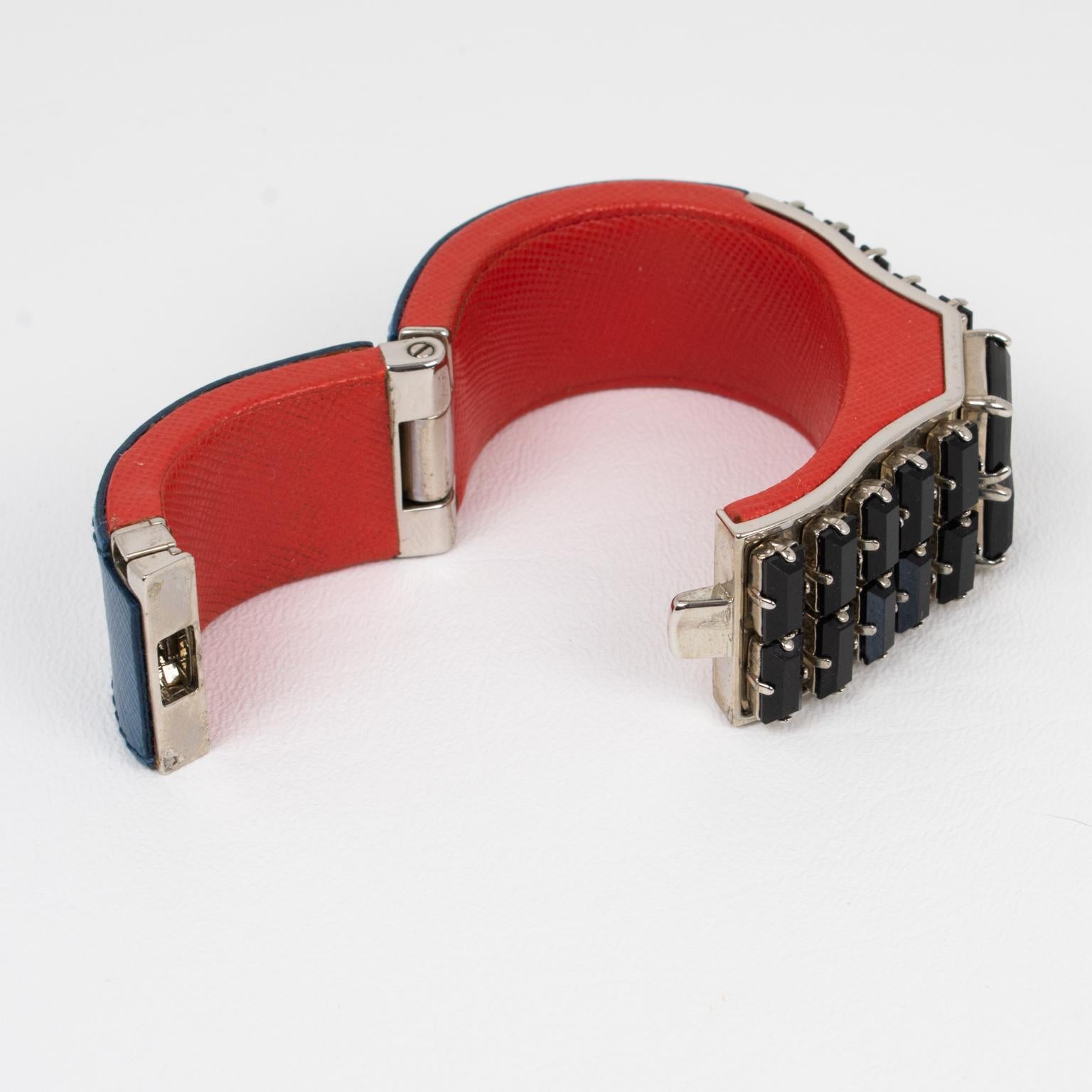 Prada Spring 2014 - Bracelet en cuir Saffiano rouge et bleu avec cristaux noirs en vente 4