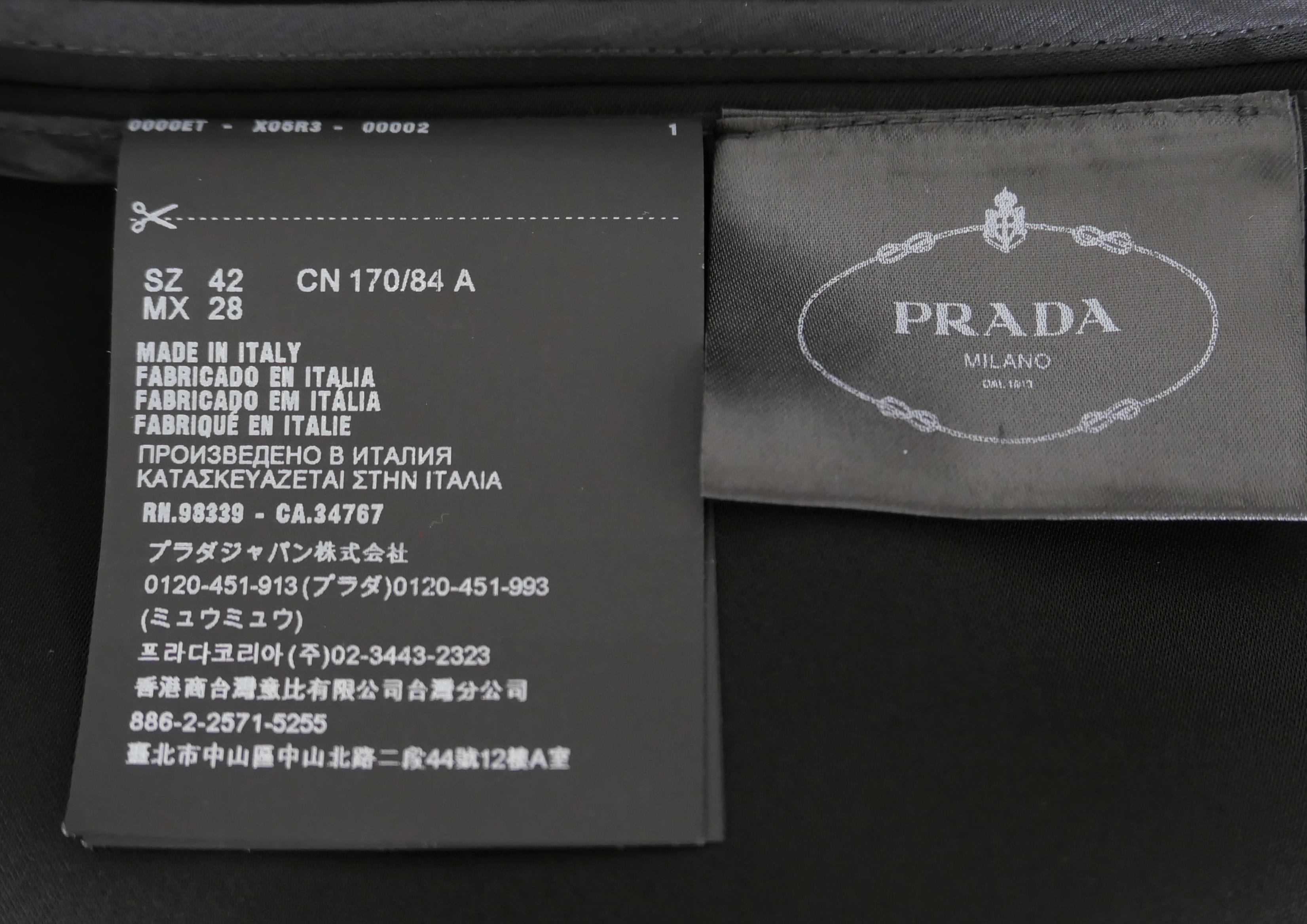 Prada Primavera 2018 Bolsillo con Logo Vestido Largo Negro en venta 5