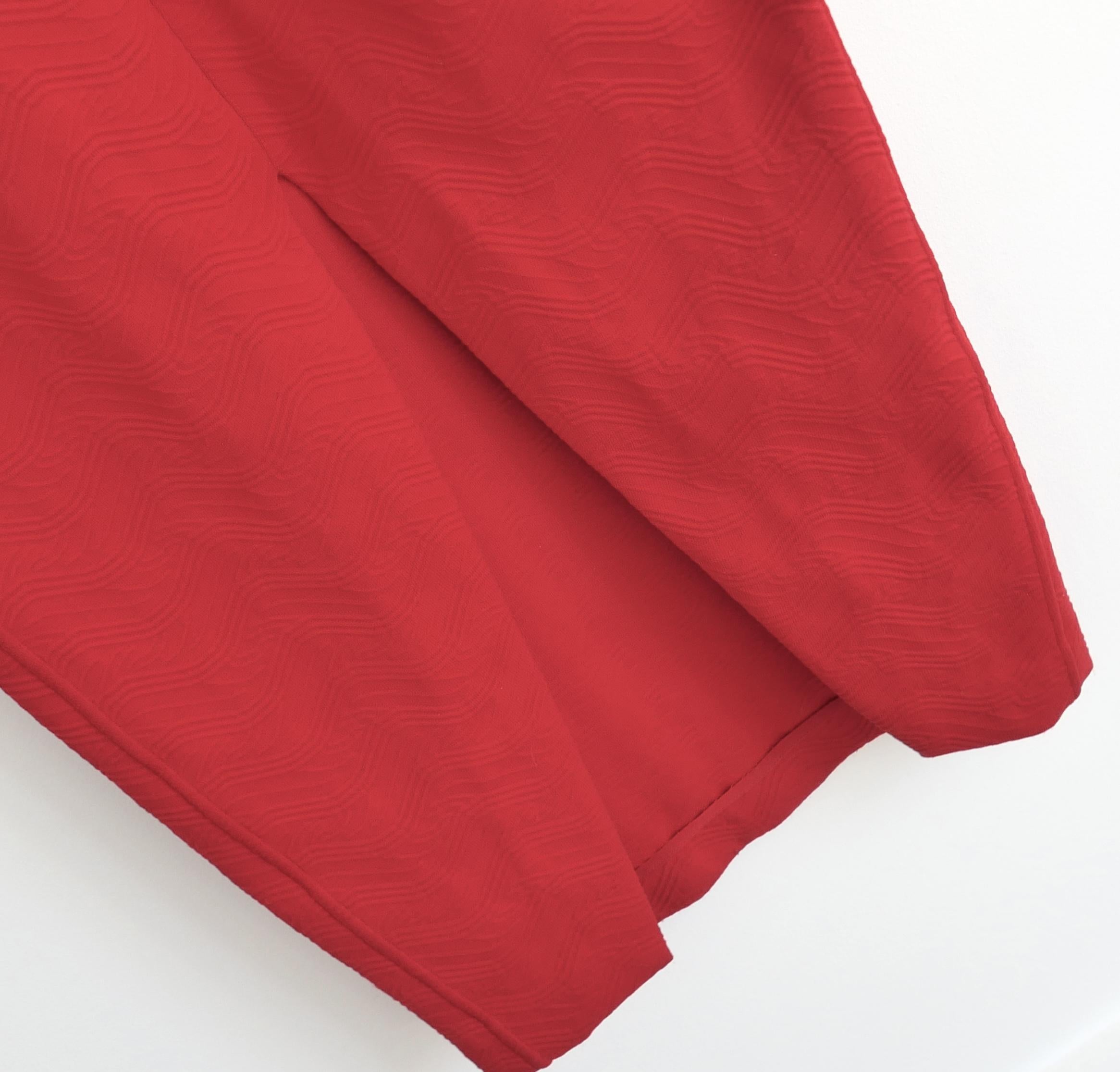 Prada Printemps 2022 Robe en jacquard rouge Miuccia x Raf Simons en vente 1