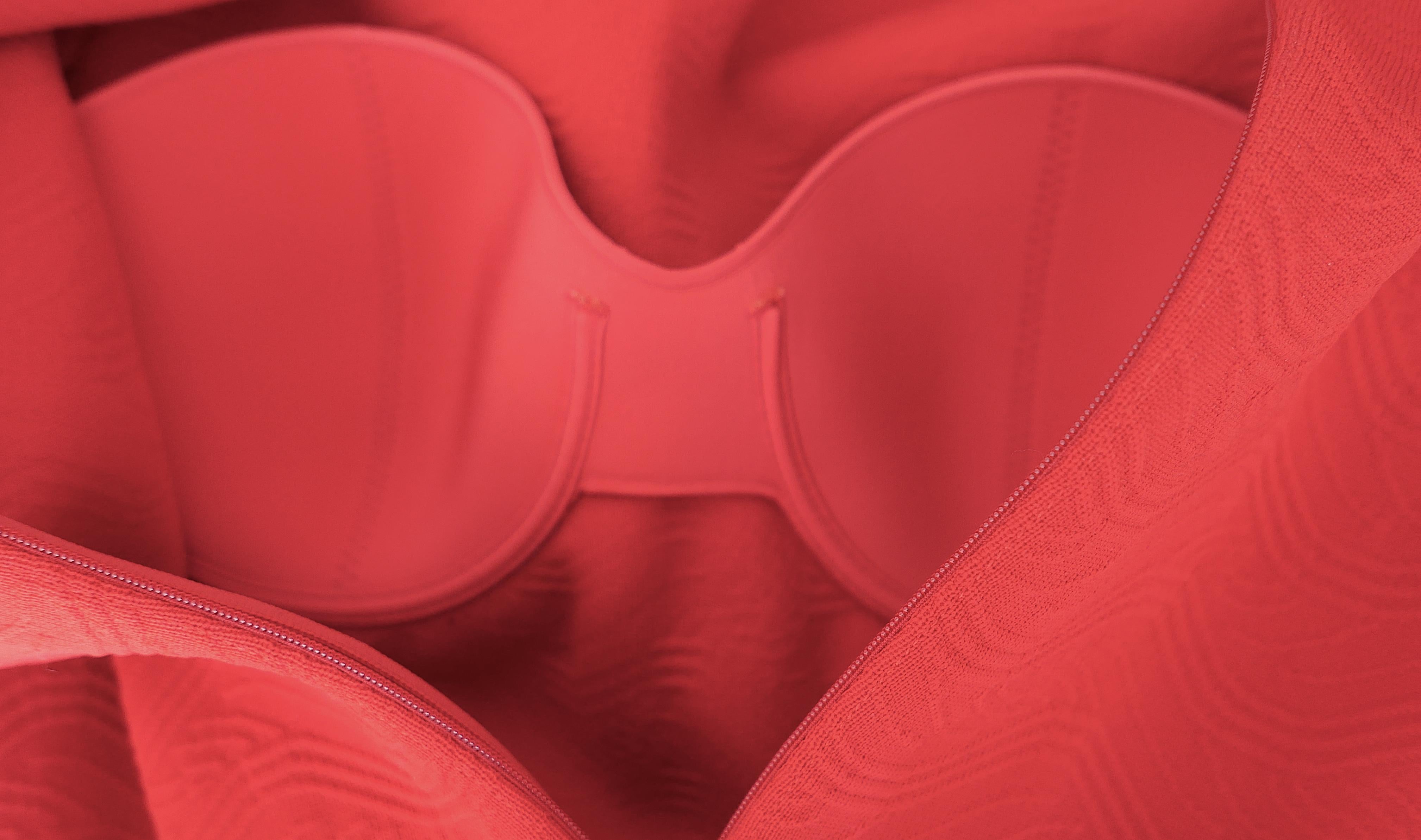 Prada Printemps 2022 Robe en jacquard rouge Miuccia x Raf Simons en vente 2