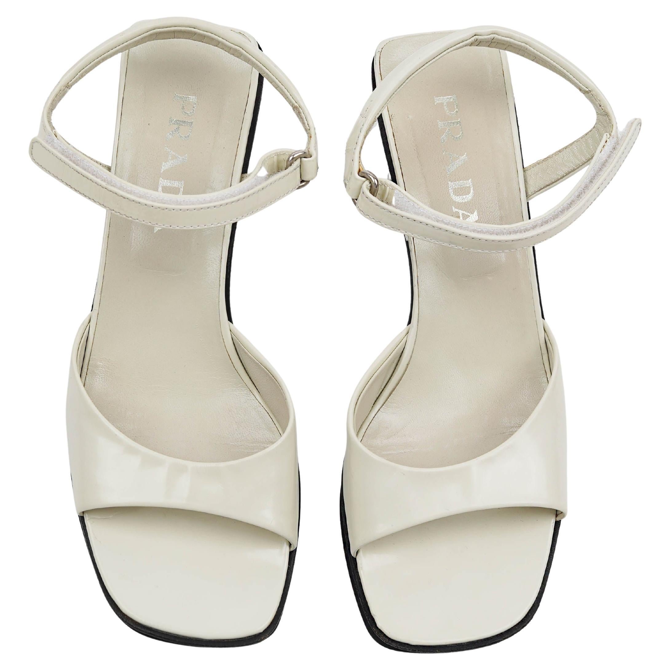 Beige Prada Primavera-Estate 1999 - Tacchi con cinturino in pelle con suola divisa - EU 39 in vendita