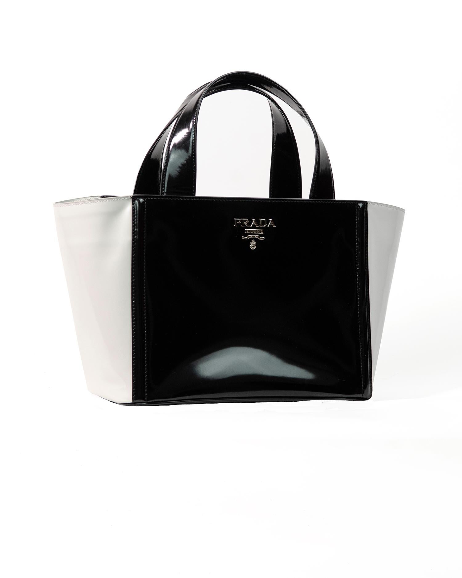  Sac à main en cuir verni monochrome PRADA, défilé printemps-été 2013 Unisexe 